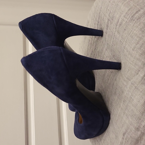Navy suede pumps - Picture 3 of 3
